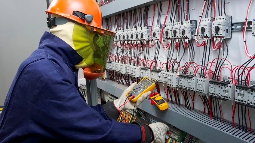 licensed electrician in Dubai